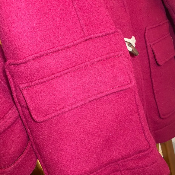 Roots wool pea coat winter jacket. Beautiful raspberry color. Size Large (L) - Picture 4 of 11